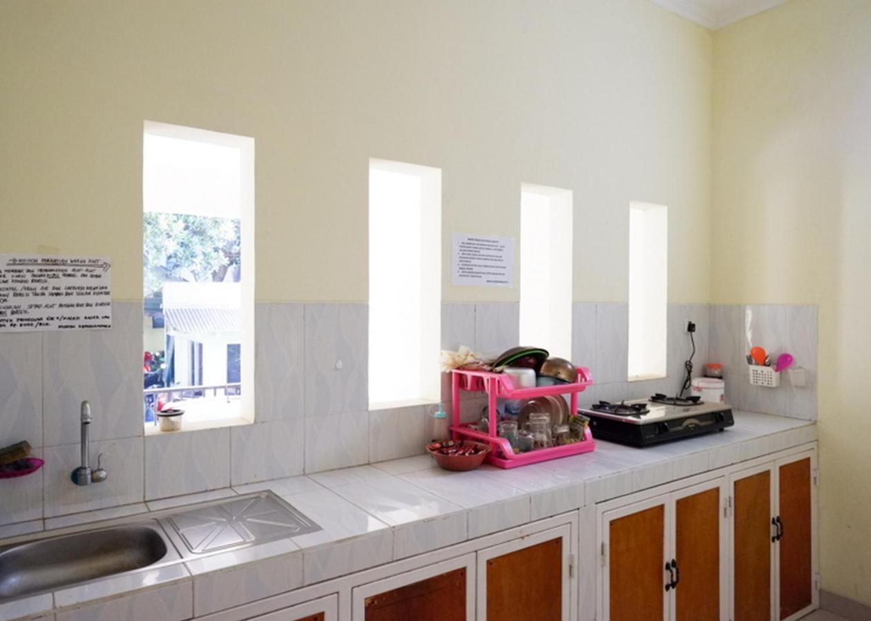 Готель Koolkost Syariah Near Transmart Banyumanik Semarang Srondolwetan Екстер'єр фото